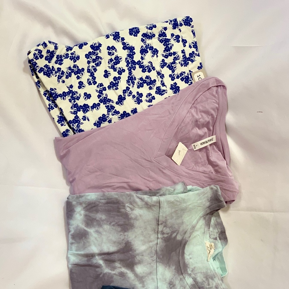 BUNDLE OF WOMENS SUMMER CLOTHING